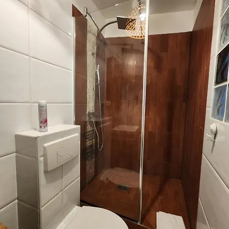 Apartment Charming Canal Saint-martin Republique Paris