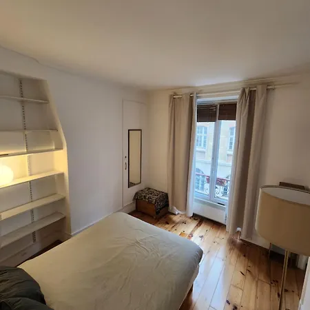 Charming Canal Saint-martin Republique Apartment